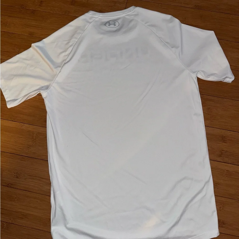 Under Armour Men's White Short Sleeve Tee - Picture 3 of 3